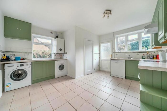 4 Bedroom Bungalow To Rent In Chipping Norton, Oxfordshire, OX7