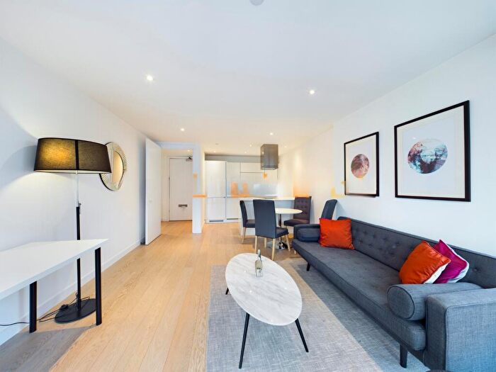 2 Bedroom Apartment For Sale In Horizons Tower, Blackwall, London, E14