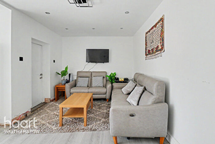 3 Bedroom Terraced House For Sale In Ascham End, Walthamstow, E17