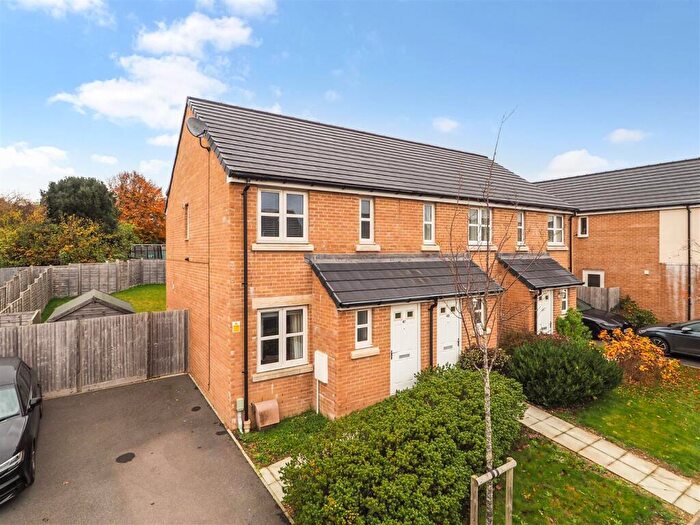 2 Bedroom End Of Terrace House For Sale In Jockey Way, Andover, SP11