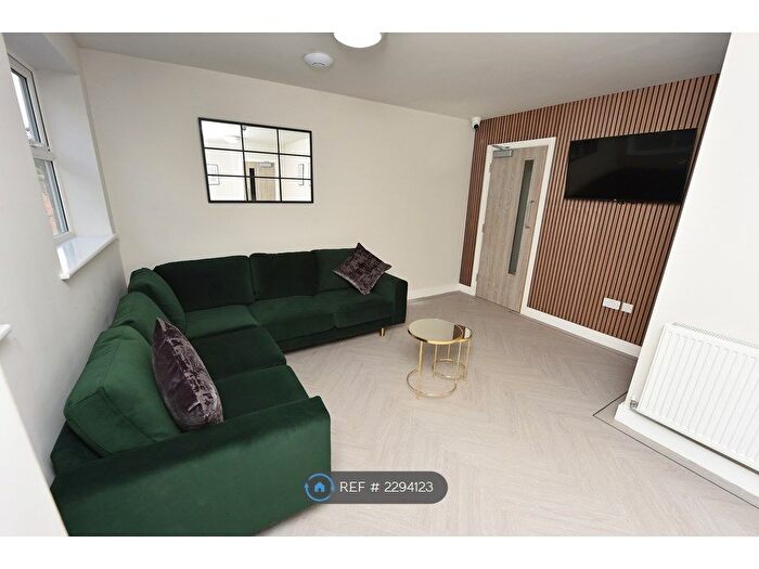 6 Bedroom Flat To Rent In Derby Street, Ormskirk, L39