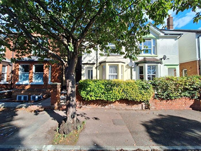 3 Bedroom Flat To Rent In St. Lukes Road, Maidstone, ME14