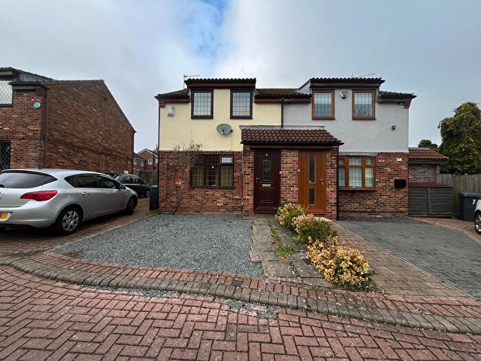 2 Bedroom Semi-Detached House To Rent In Glengarry Close, Leicester, LE3