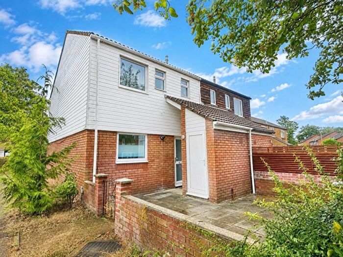 2 Bedroom End Of Terrace House For Sale In Kestrel Close, Stevenage, SG2