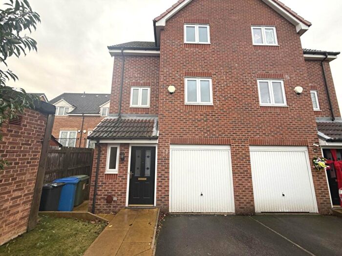 3 Bedroom Semi Detached House For Sale In Norfolk Gardens, Inkersall, S43