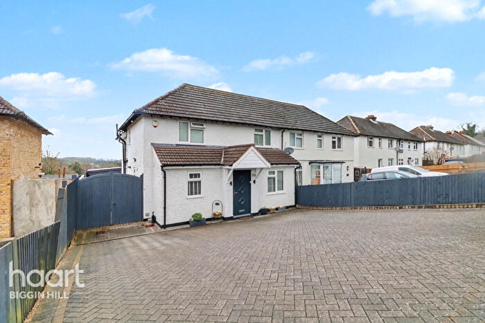 4 Bedroom Semi-Detached House For Sale In Leaves Green Road, Keston, BR2