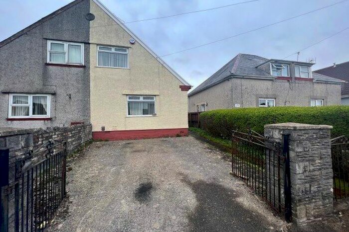 2 Bedroom Semi-Detached House To Rent In Powys Avenue, Abertawe, SA1