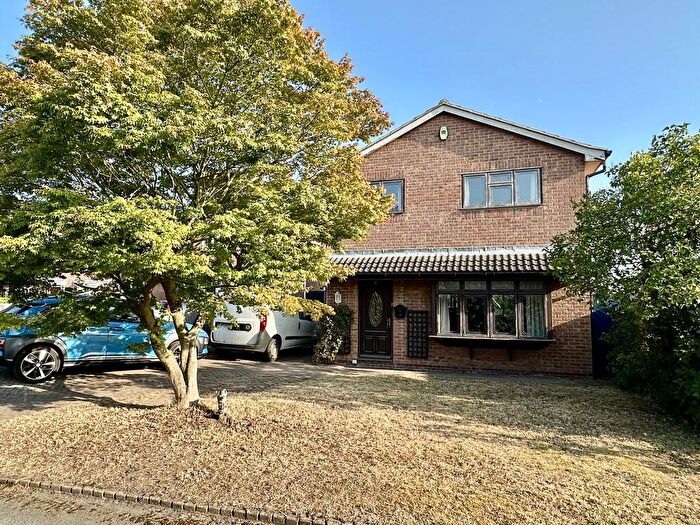 4 Bedroom Detached House For Sale In Redhall Close, Kirk Sandall, Doncaster, DN3