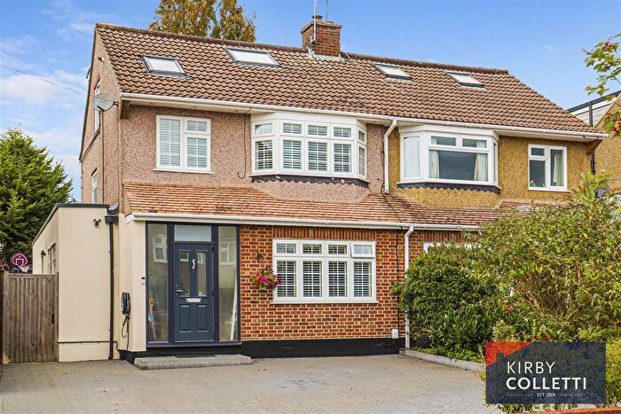 4 Bedroom Semi-detached House For Sale In Trafalgar Avenue, Broxbourne, EN10