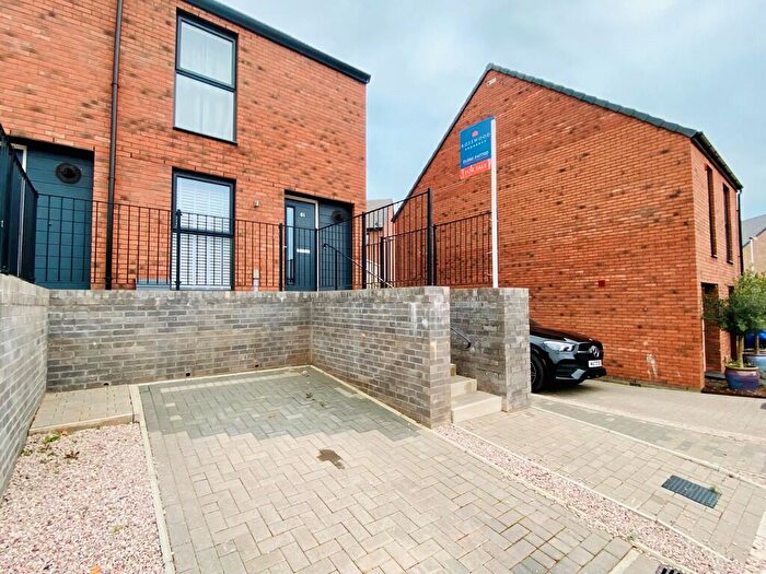 2 Bedroom End Of Terrace House For Sale In Quarry Heights, EX4