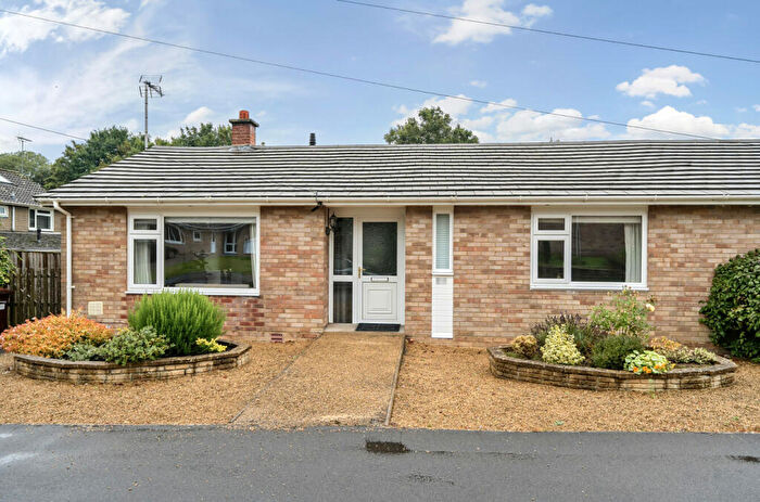 2 Bedroom Bungalow For Sale In De Lucy Avenue, Alresford, Hampshire, SO24