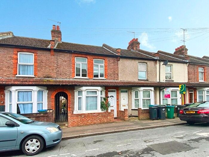 3 Bedroom Terraced House For Sale In Burton Avenue, Watford, Hertfordshire, WD18