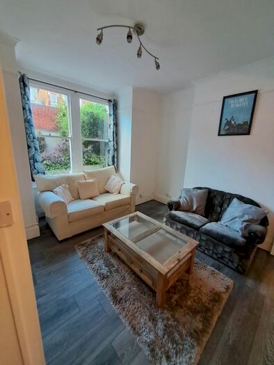 1 Bedroom Flat To Rent In Knollys Road, London, SW16