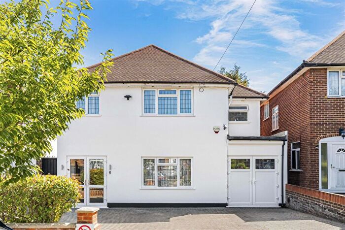 4 Bedroom Detached House For Sale In Bengeworth Road, Harrow, HA1