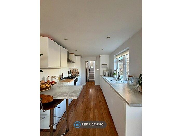 2 Bedroom Flat To Rent In Masbro Road, London, W14