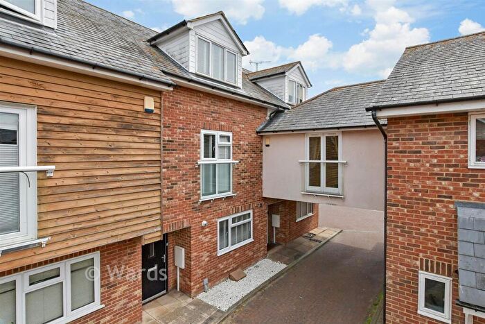 4 Bedroom Terraced House For Sale In Parish Close, Broadstairs, Kent, CT10