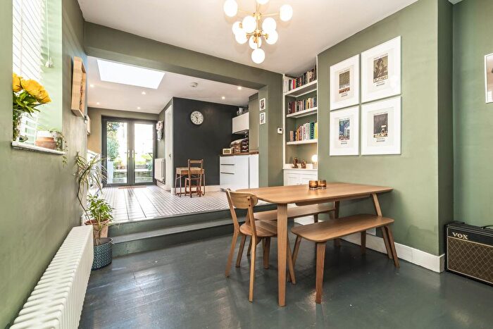 2 Bedroom Semi-Detached House For Sale In Queens Road, Tunbridge Wells, TN4