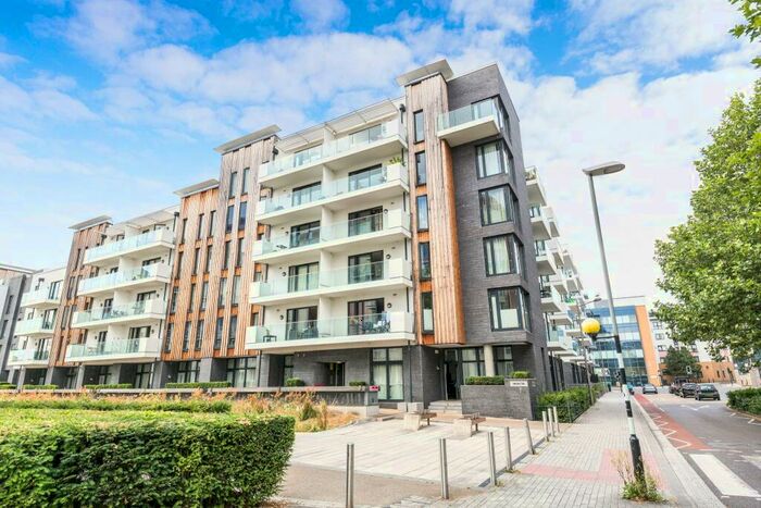 3 Bedroom Apartment To Rent In Invicta, Millennium Promenade, BS1