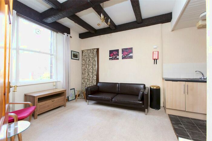 2 Bedroom Flat To Rent In Milton Street, Abbeyhill, Edinburgh, EH8