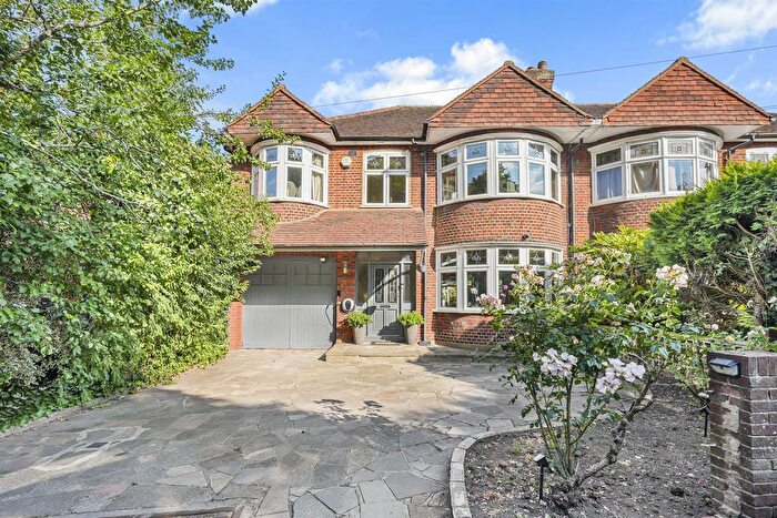 4 Bedroom Semi Detached House For Sale In Warren Pond Road, North Chingford, E4