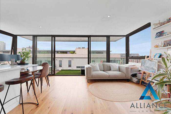 1 Bedroom Apartment For Sale In Abbotts Wharf, Stainsby Road, Poplar, London, E14