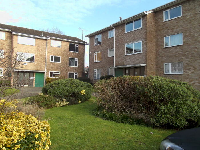 2 Bedroom Apartment To Rent In Burghfield Road, Reading, RG30