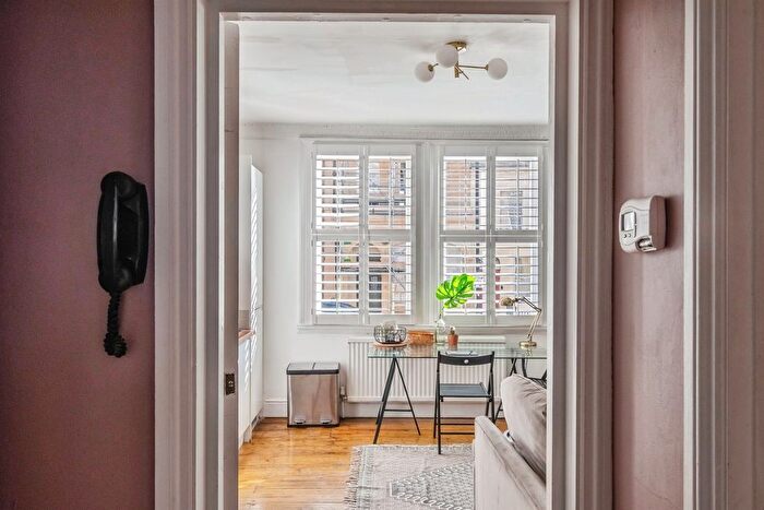 1 Bedroom Flat For Sale In Belvedere, Bath, BA1