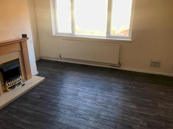 3 Bedroom Flat To Rent In Heol Yr Afon, Glyncorrwg, Port Talbot SA13