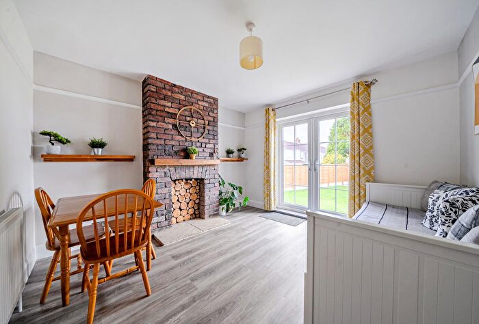 3 Bedroom Detached House For Sale In Charlton Road, Kingswood, Bristol, BS15