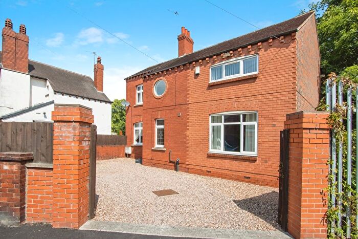 4 Bedroom Detached House For Sale In Thornes Lane, Wakefield, West Yorkshire, WF2