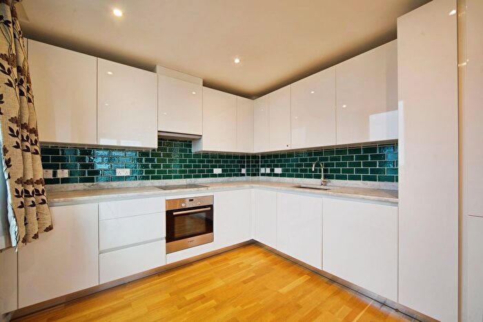 2 Bedroom Flat For Sale In Logan Close, London, E20