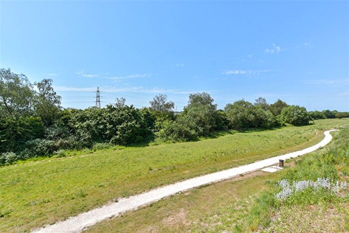 3 Bedroom Semi Detached House For Sale In De Montfort Drive, Sellindge, Kent, TN25