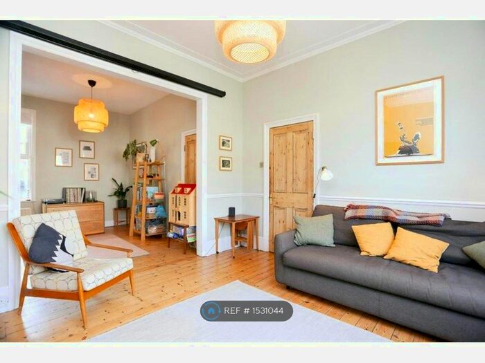 3 Bedroom Terraced House To Rent In Honley Road, London, SE6