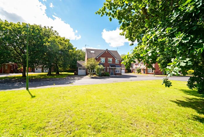 4 Bedroom Semi Detached House For Sale In Rashwood Close, Hockley Heath, B94
