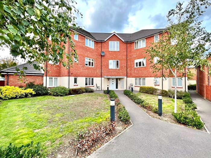 2 Bedroom Apartment For Sale In Hornchurch Square, Farnborough, GU14