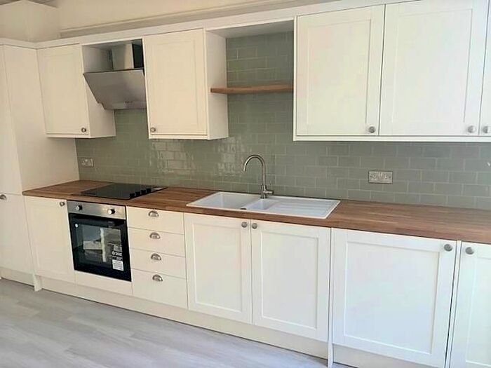 2 Bedroom Flat To Rent In Cedar Road, Sutton, SM2