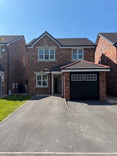 3 Bedroom Detached House To Rent In Ladyshore Walk, Bolton, Lancashire, BL2