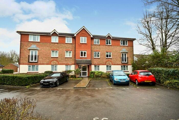 2 Bedroom Flat To Rent In Flat Block F Lindisfarne Gardens, Maidstone, Kent, ME16