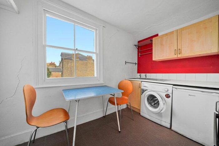 2 Bedroom Flat To Rent In Brooke Road, London, N16