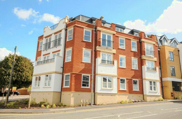 2 Bedroom Flat To Rent In The Pembroke, London Road, Sevenoaks, Kent, TN13