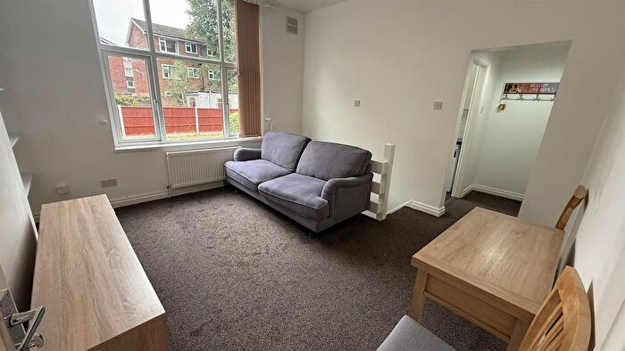 1 Bedroom Flat To Rent In Moorfield Road, West Didsbury., M20