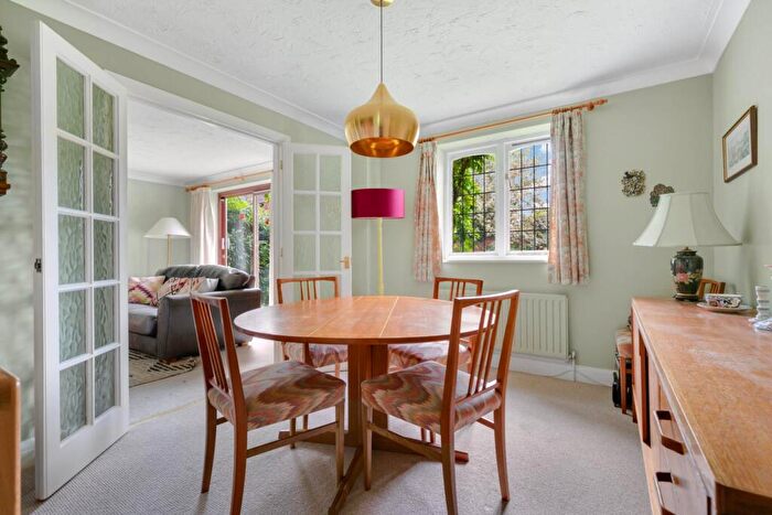 4 Bedroom Detached House For Sale In Stevenson Drive, Bracknell, RG42
