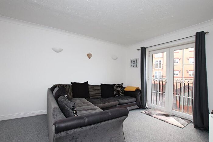 2 Bedroom Flat To Rent In Arthurs Close, Emersons Green, Bristol, BS16