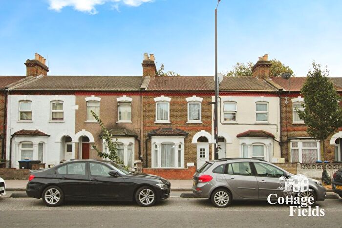 4 Bedroom Terraced House For Sale In Hertford Road, London, N9
