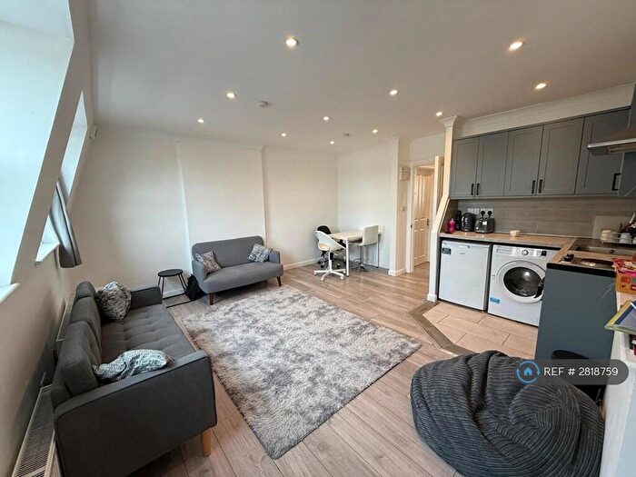 1 Bedroom Flat To Rent In West Street, Brighton, BN1