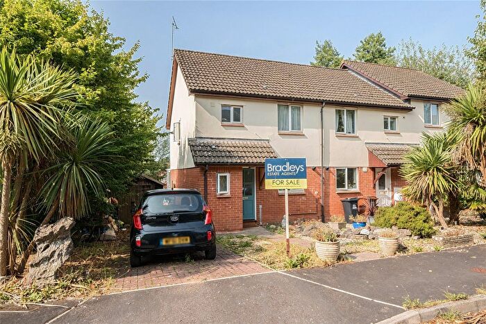 3 Bedroom Semi-detached House For Sale In Queen Elizabeth Drive, Crediton, Devon, EX17