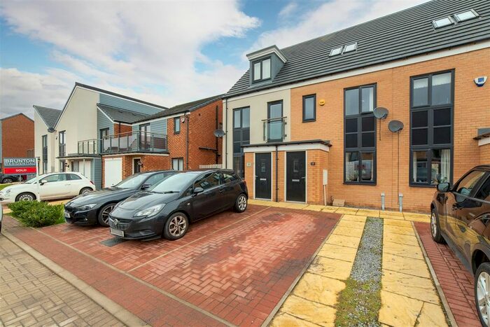 3 Bedroom Town House To Rent In Greville Gardens, Great Park, Newcastle Upon Tyne NE13