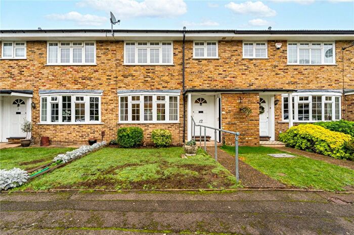 3 Bedroom Terraced House For Sale In Parkway, Weybridge, Surrey, KT13