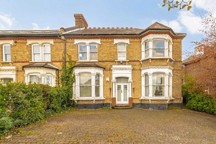 4 Bedroom Flat For Sale In Station Road, Hendon, NW4
