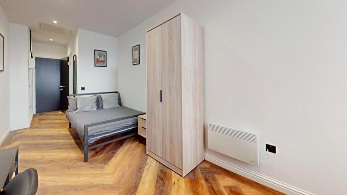 1 Bedroom Flat To Rent In Thurloe Street, M14